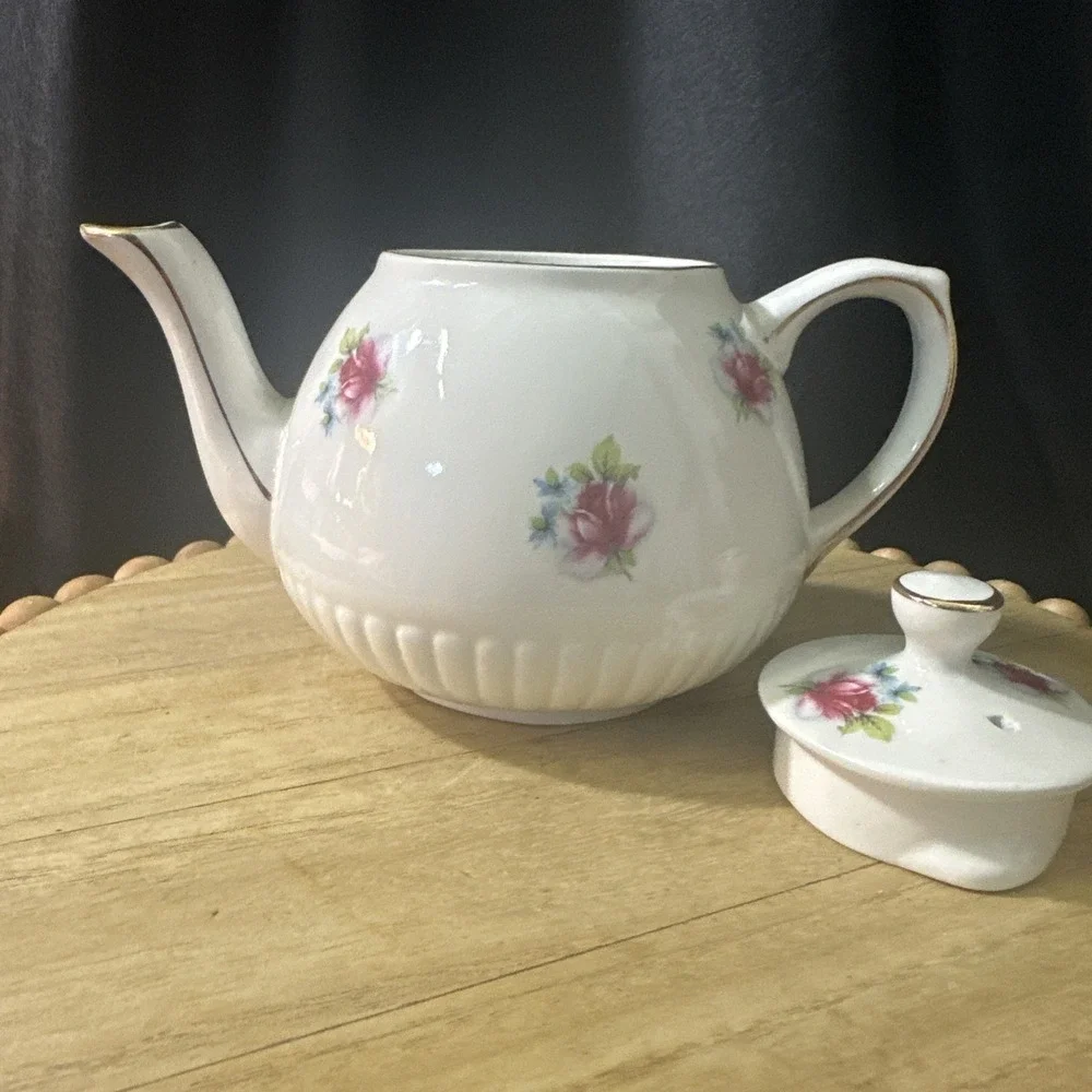 Vintage Ellgreave Wood & Sons England Teapot
